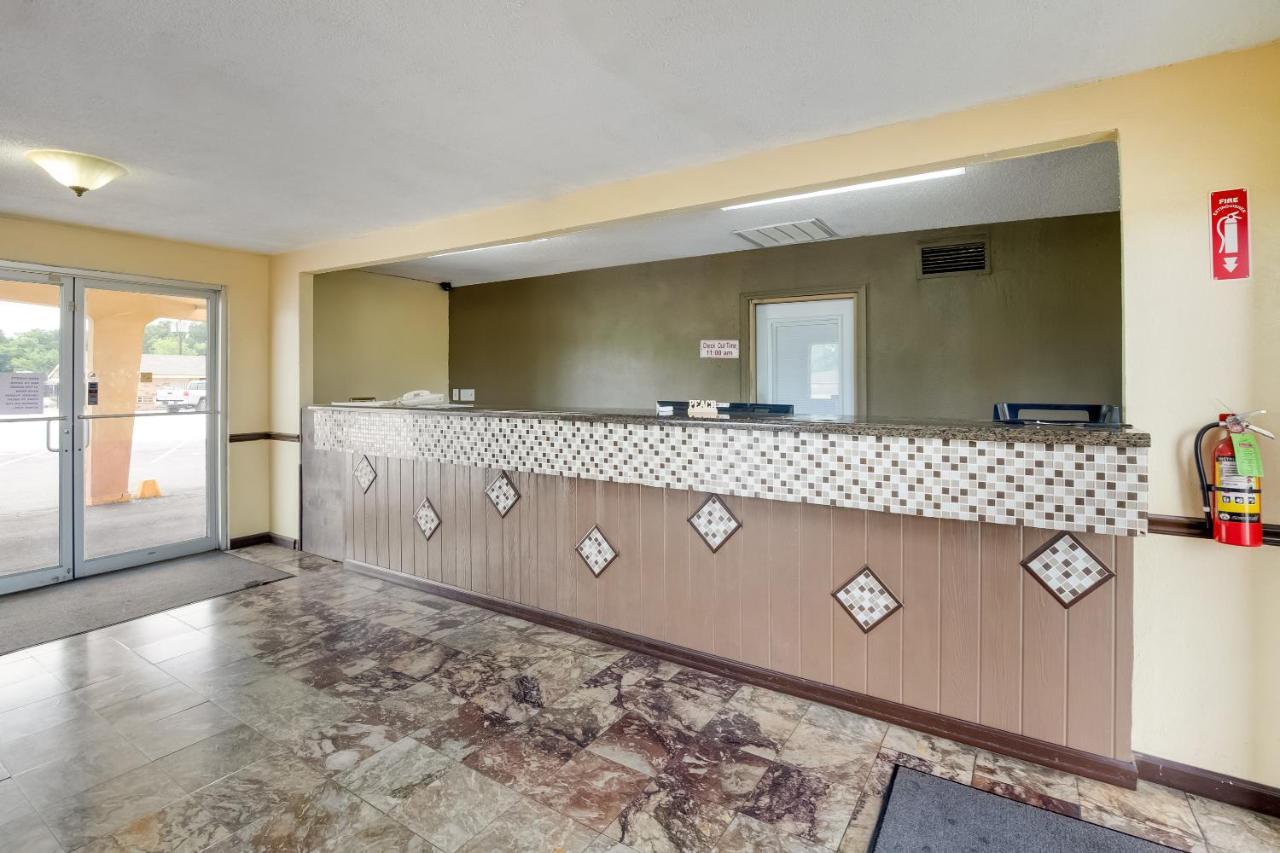 Oyo Hotel Lake Charles La I-10 外观 照片