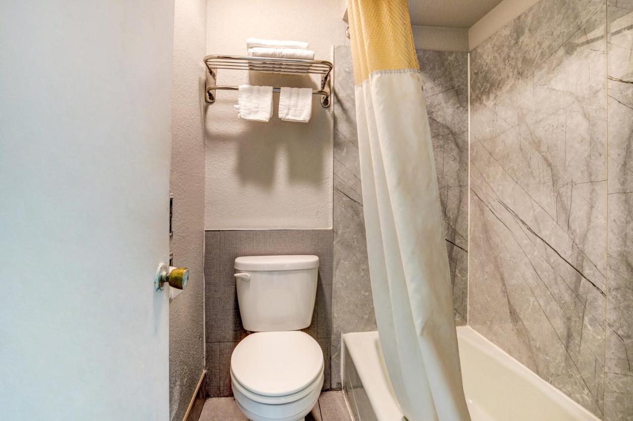 Oyo Hotel Lake Charles La I-10 外观 照片