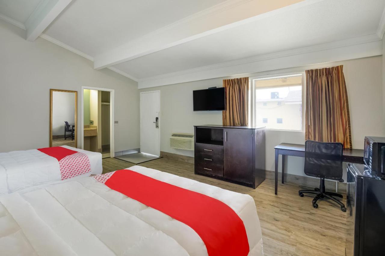 Oyo Hotel Lake Charles La I-10 外观 照片