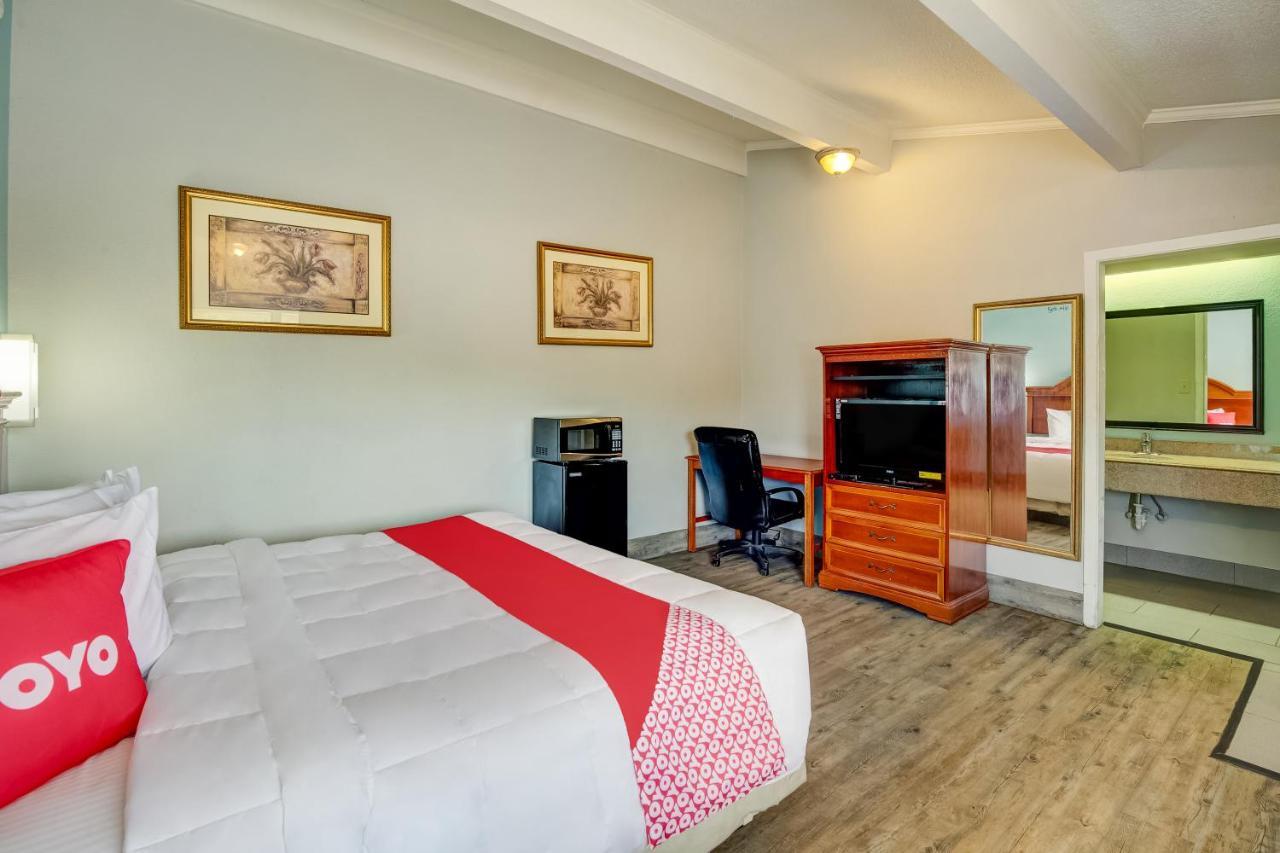 Oyo Hotel Lake Charles La I-10 外观 照片
