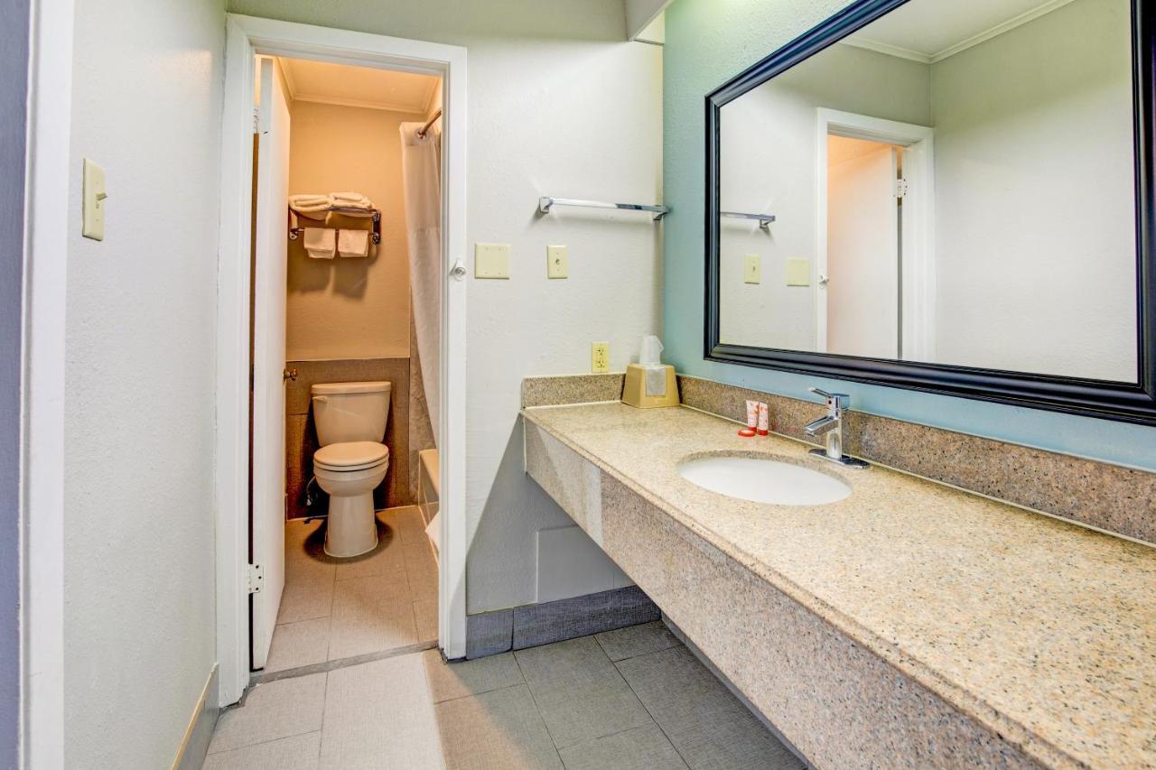 Oyo Hotel Lake Charles La I-10 外观 照片