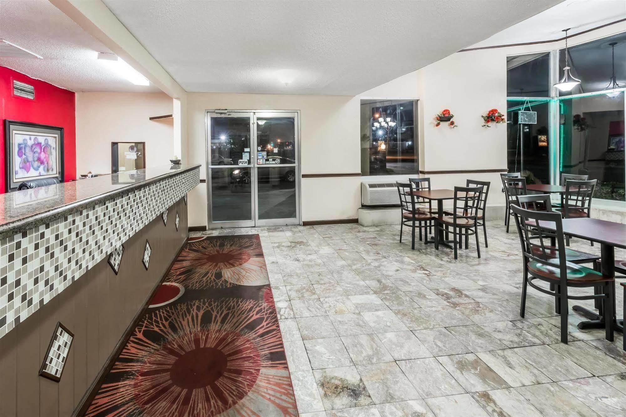 Oyo Hotel Lake Charles La I-10 外观 照片