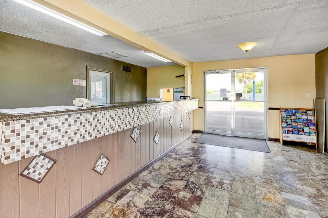 Oyo Hotel Lake Charles La I-10 外观 照片