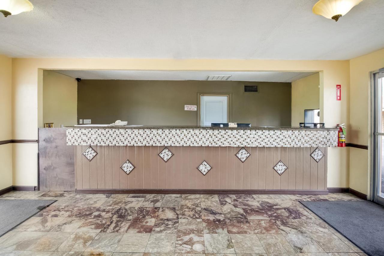 Oyo Hotel Lake Charles La I-10 外观 照片